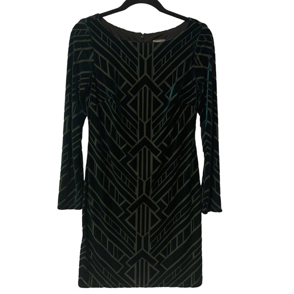 Vince Camuto Dresses & Skirts - Vince Camuto Emerald Green Burnout Velvet Geometric Dress Sz 6
